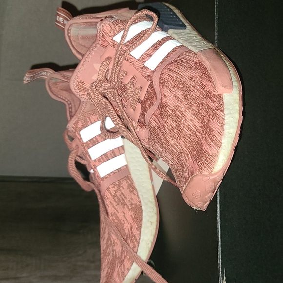 ADIDAS pink boost - Picture 2 of 4